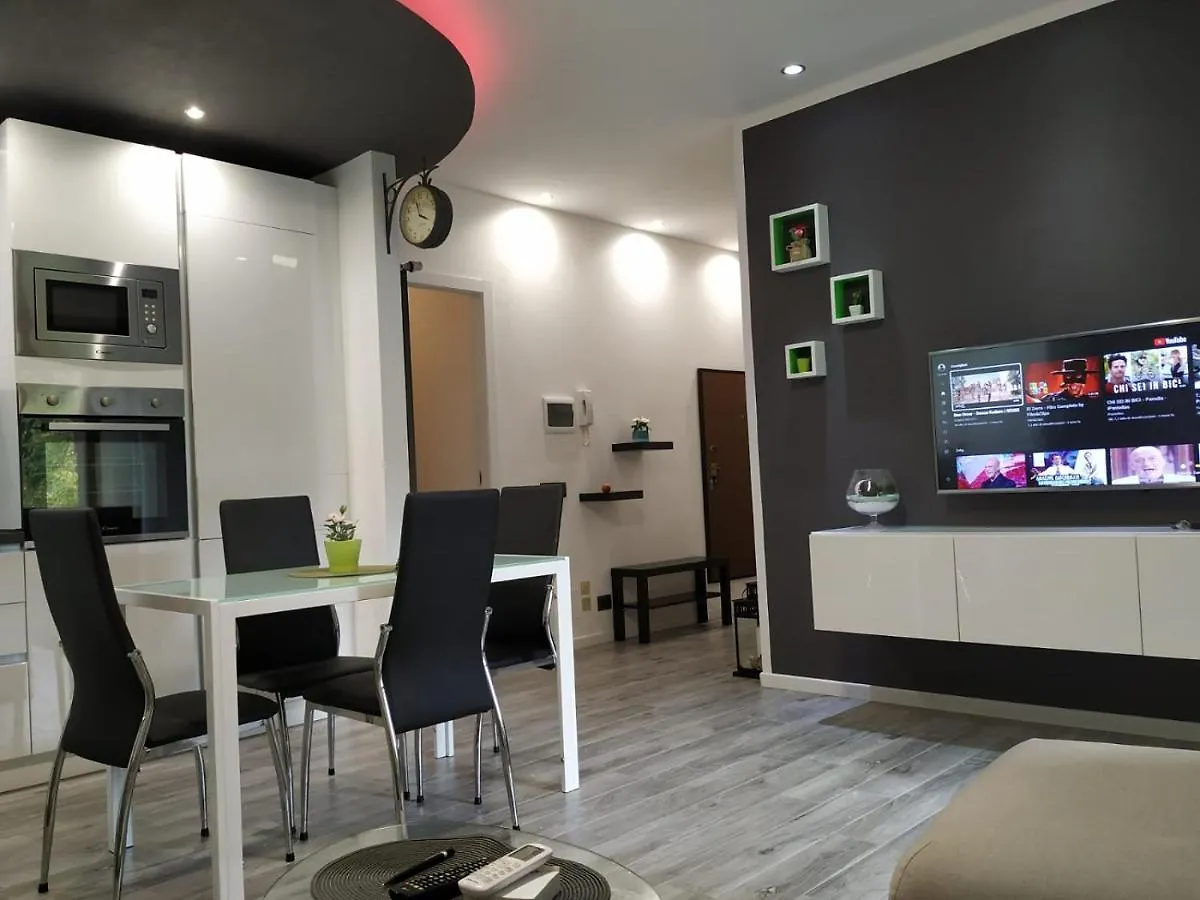 Apartment Appartamento Oasi Felice Como
