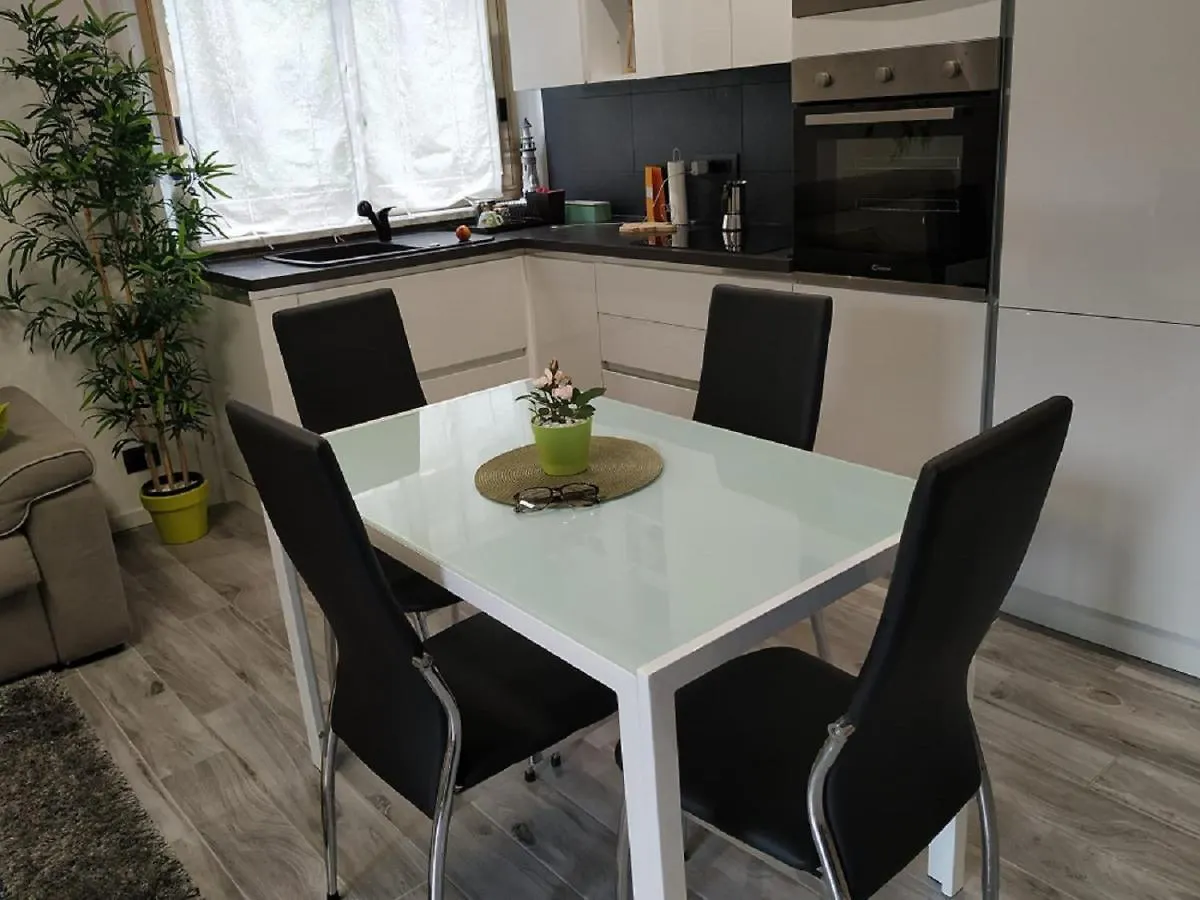 Apartment Appartamento Oasi Felice Como